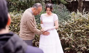 Người chồng quá yếu, người vợ dù yêu nhưng vẫn thường nắc với bố ông chồng đến có thai